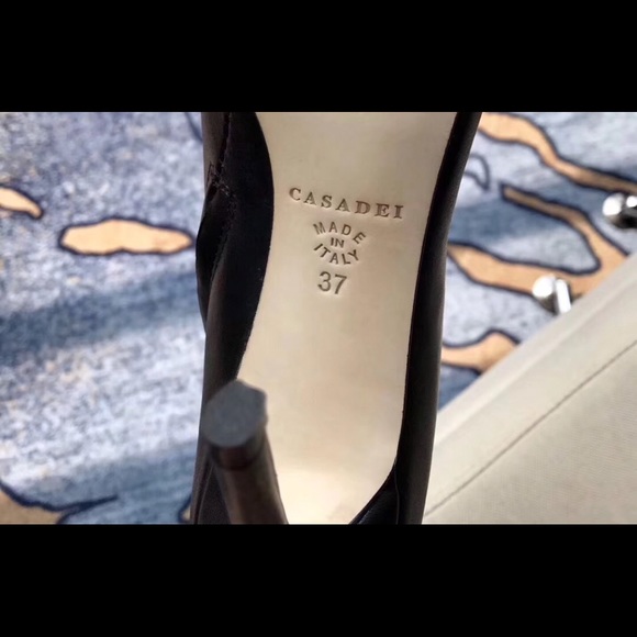 Heels - Picture 2 of 4