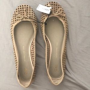 Gap Leather tan flats