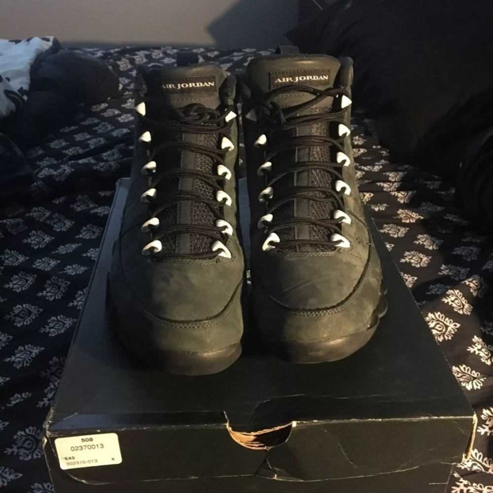 Air Jordan “Anthracite” 9 Retro