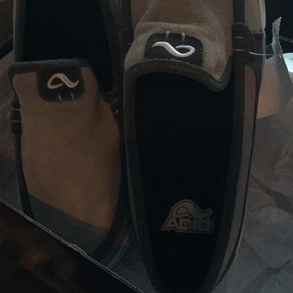 Men’s ADIO SIZE 10M suede like loafers shoes.