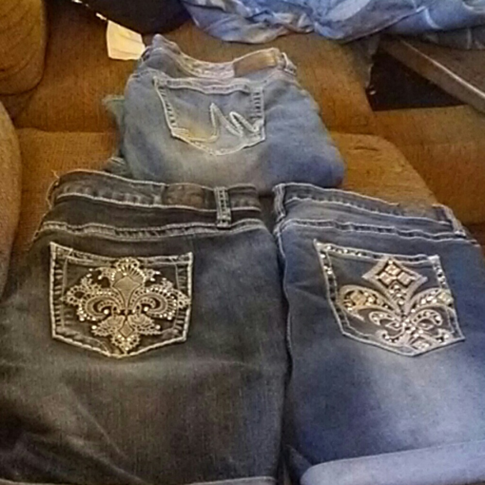 Maurice jeans and two pairs of indigo shorts