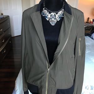 ❤️Zara Army Green Bomber Jacket Large❤️
