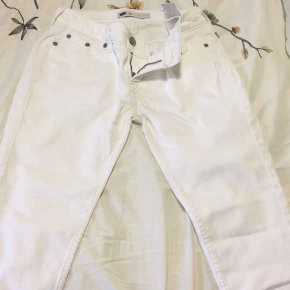 White Levi Jeans - Picture 2 of 8