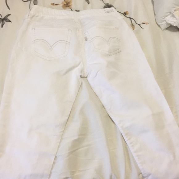 White Levi Jeans - Picture 6 of 8
