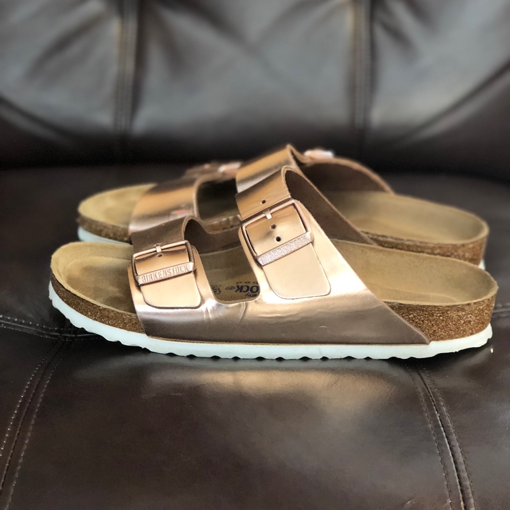 ROSE GOLD BIRKENSTOCKS