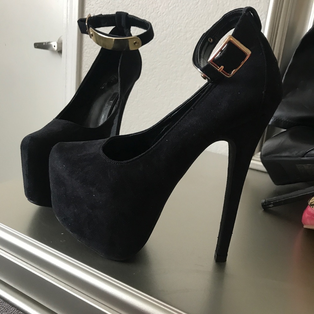 Sexy Black Ankle Strap Heels🖤