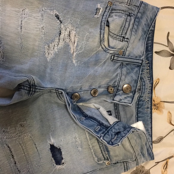 American Eagle High-waist Jeans . Style : TOMGIRL - Picture 3 of 8