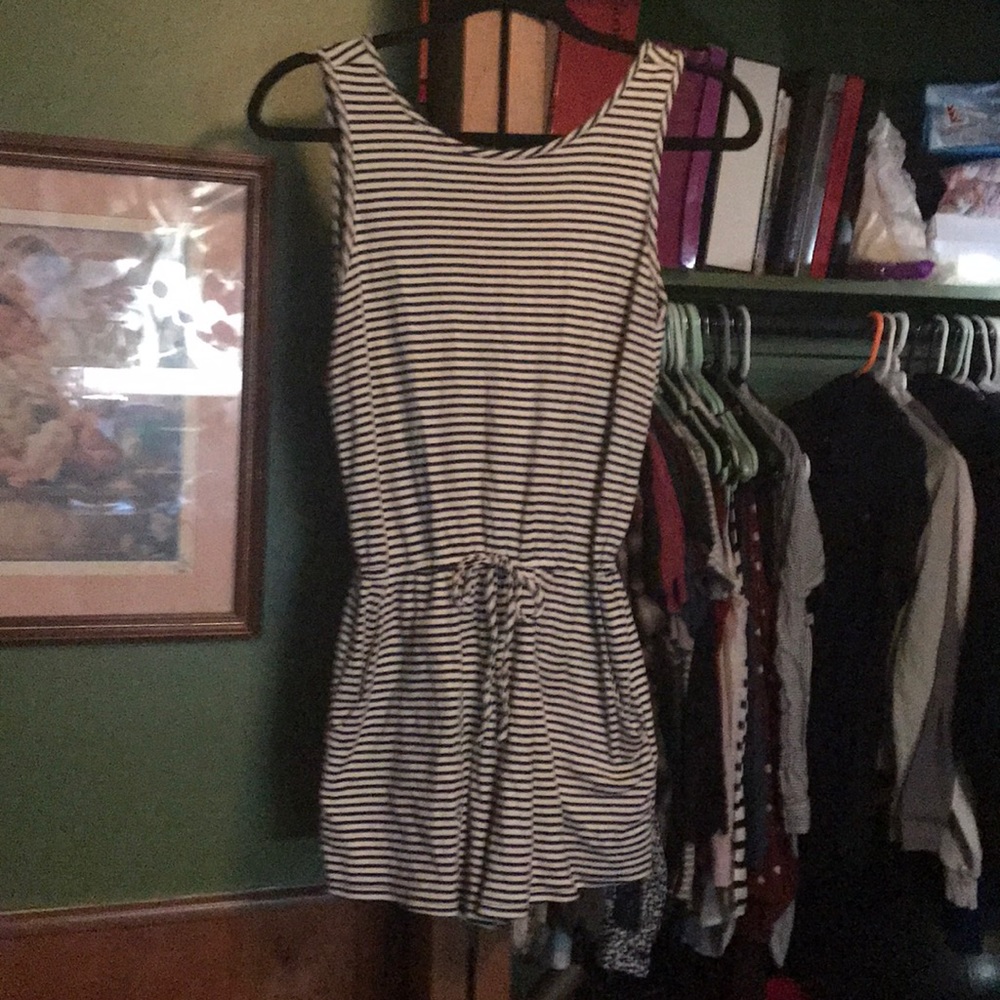 Horizontal striped romper w/ tie in front &pockets