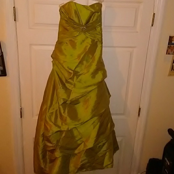 Quinceanera dress/prom - Picture 1 of 2