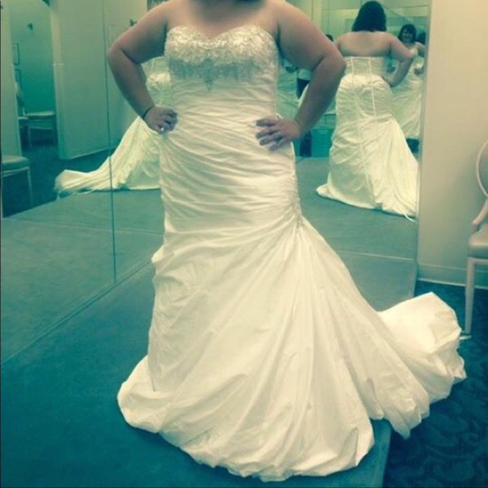 Wedding dress size 16