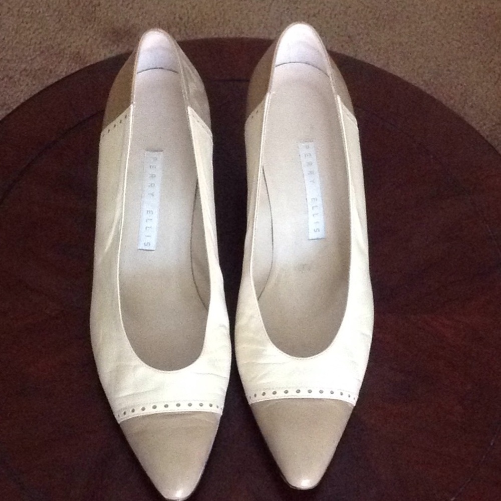 Perry Ellis pumps