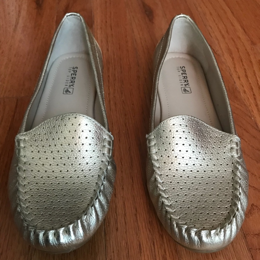 Sperry gold leather loafers size 8M