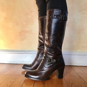 FRYE Julia Stitched Inside Zip