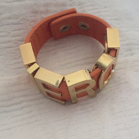 Fierce gold and orange bracelet - Picture 2 of 3