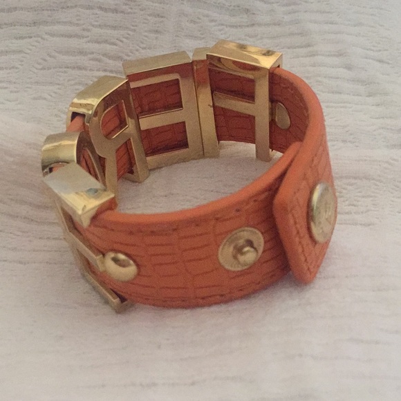 Fierce gold and orange bracelet - Picture 3 of 3