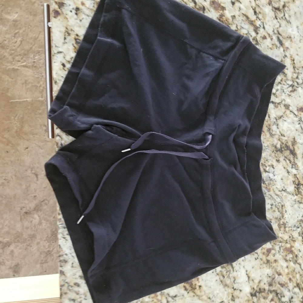 Lululemon short size 4