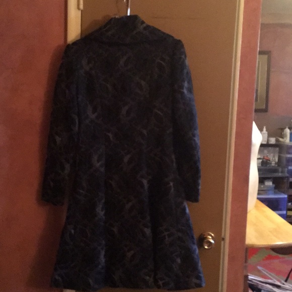 Black Beauty By First Lady Designer - Picture 2 of 6