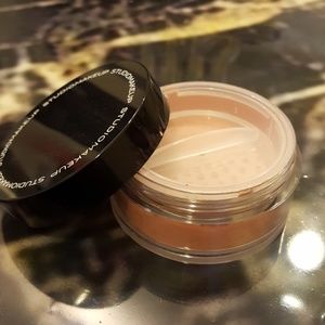 StudioMakeup Luminous Loose Blush
