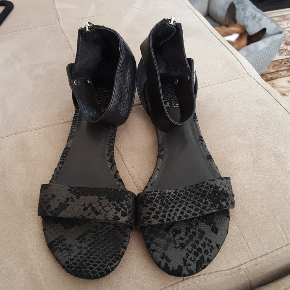 🌹5 FOR 20 Black sandals