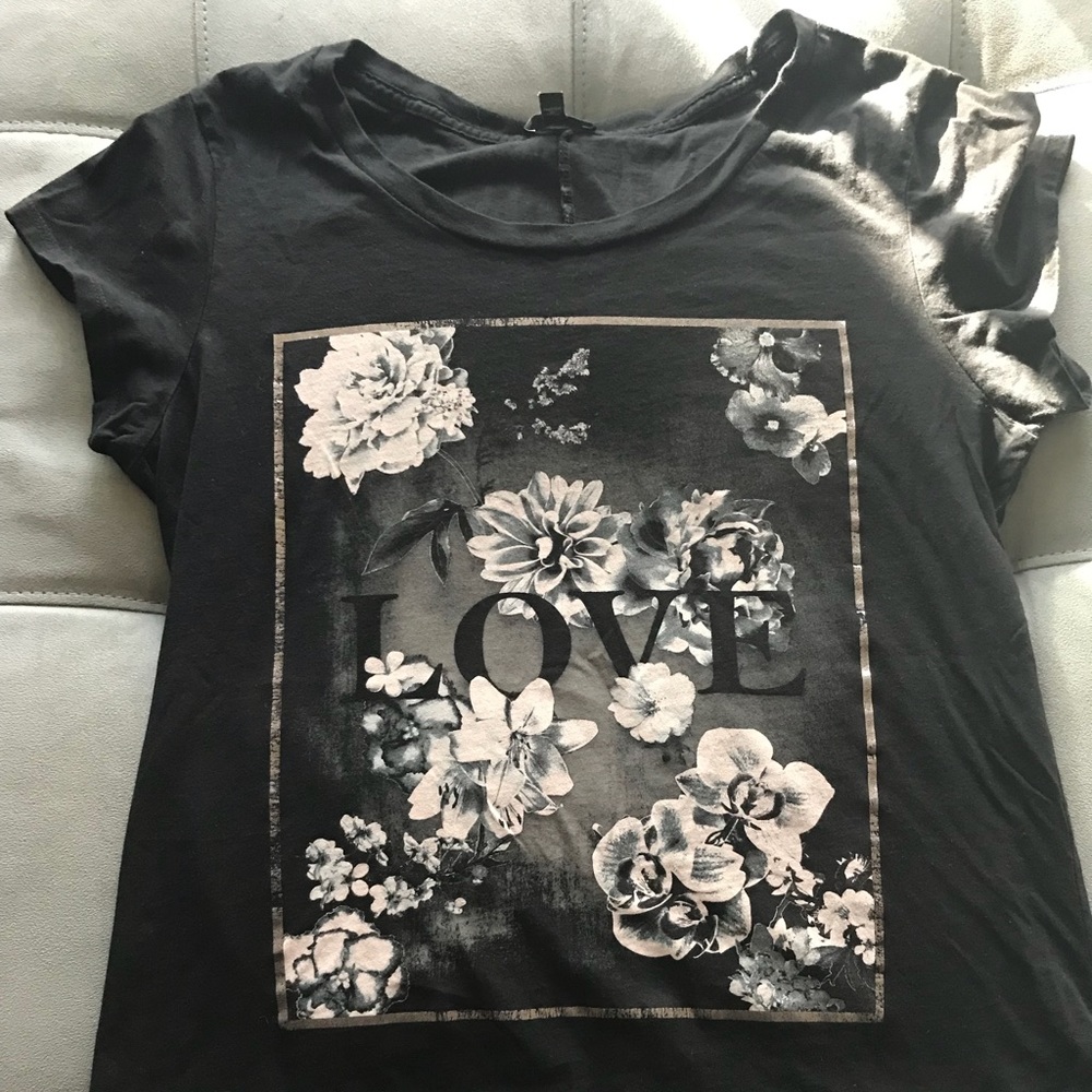 Express size L Love shirt