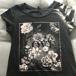 Express size L Love shirt