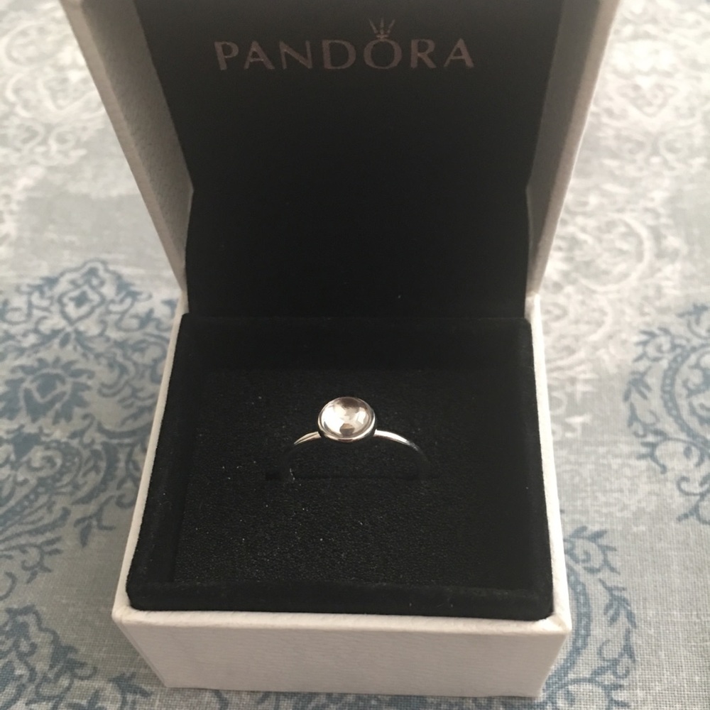 Pandora Ring April Flower Birthstone Rock✨💍(US 5)