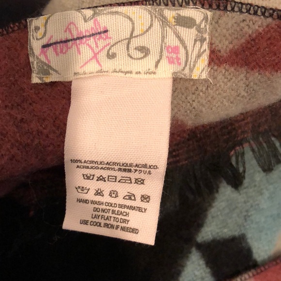 NWOT Free People Aztec print Kellen Scarf - Picture 5 of 5