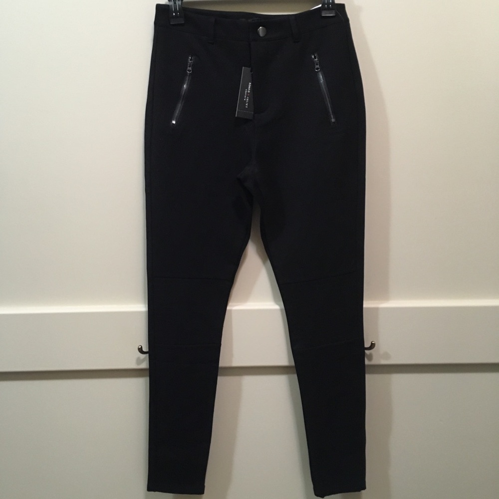 Romeo + Juliet Couture pull on moto-ponte pant