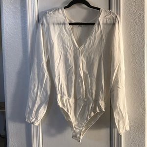 White v-neck body suit