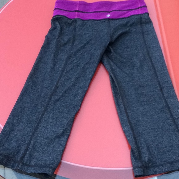 Lululemon yoga pants size 4 - Picture 2 of 4