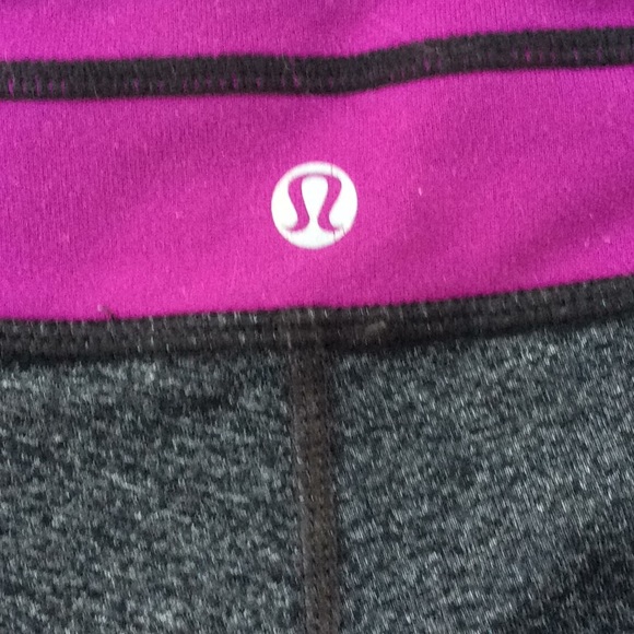 Lululemon yoga pants size 4 - Picture 3 of 4