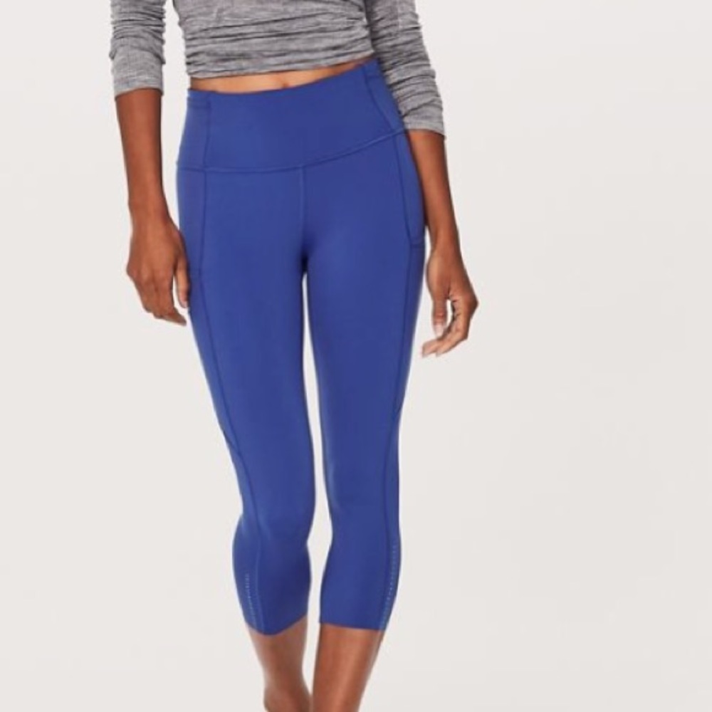 NWT BLUE LULULEMON FAST & FREE CROP -- Size 4 - Picture 3 of 8