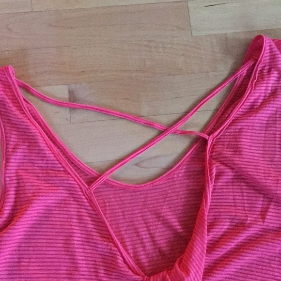 NWOT Lush pink/red comfy criss cross open back top - Picture 6 of 8