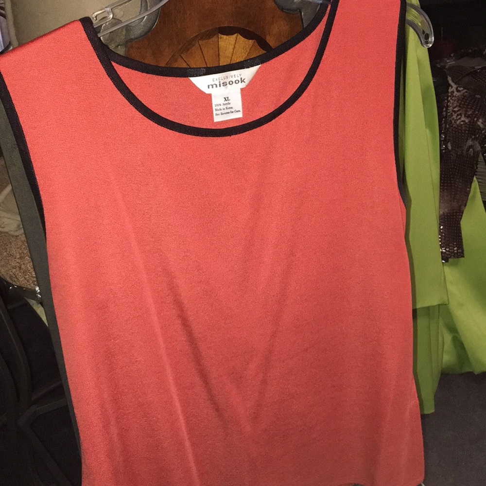 Used Exclusively Misook Woman shell coral