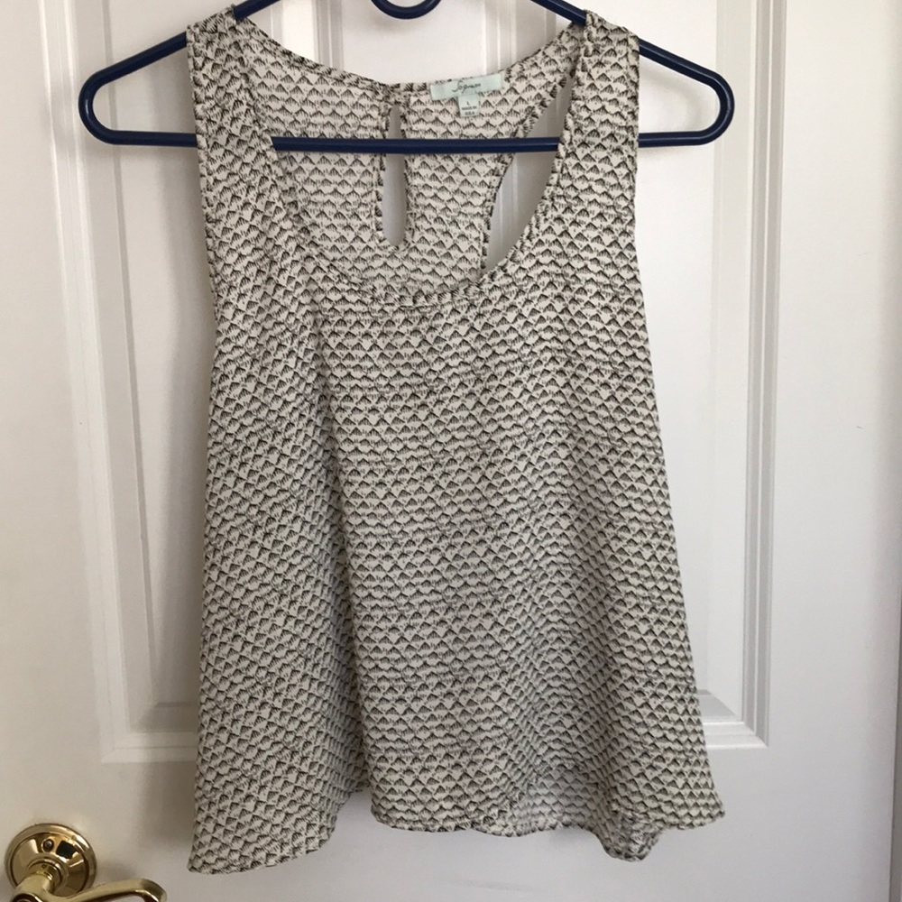 CREAM AND BLACK PATTERNED TANK TOP
