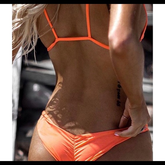 Bikini - Picture 4 of 5