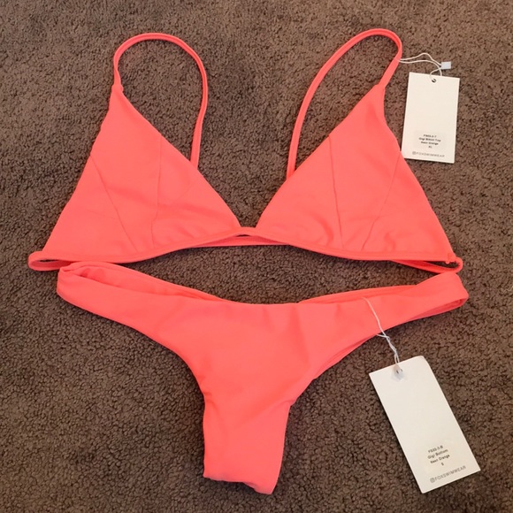 Bikini - Picture 5 of 5