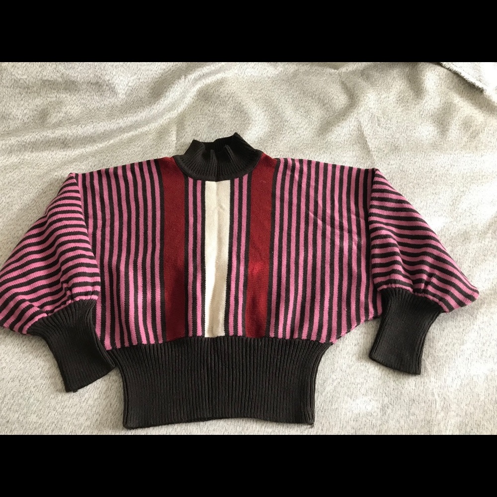 Vintage 60s sweater . Dolman sleeves.
