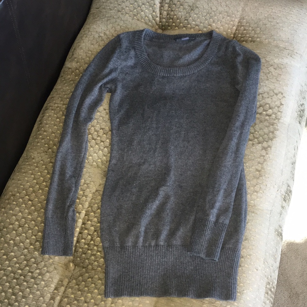 Grey sweater from Forever 21 🖤