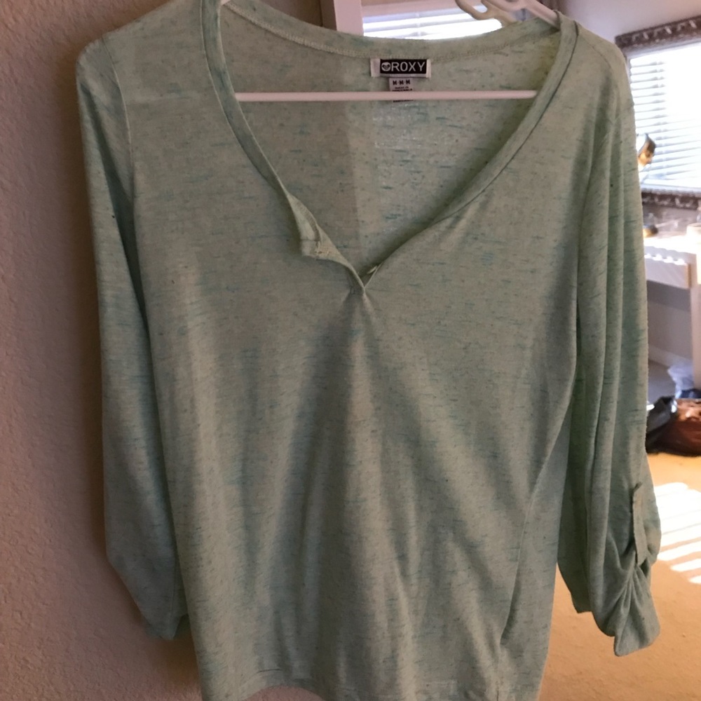 Quarter sleeve very cute teal shirt