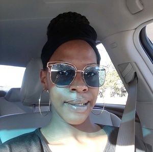 Meet your Posher, Brittney
