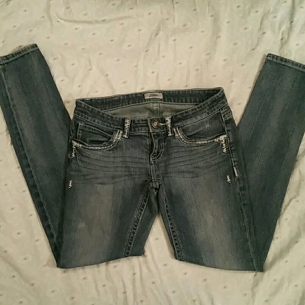 Buckle Daytrip Aries skinny jeans