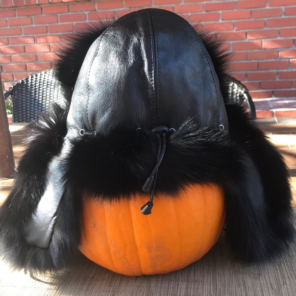 Natural black fox fur hat main image 5