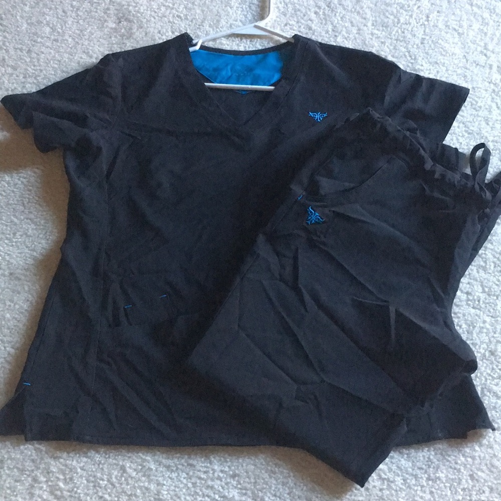 Med Couture scrub set - black and blue