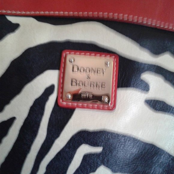 🌼🌶️Dooney & Bourke Vintage Zebra Tote🌶️ - Picture 2 of 6