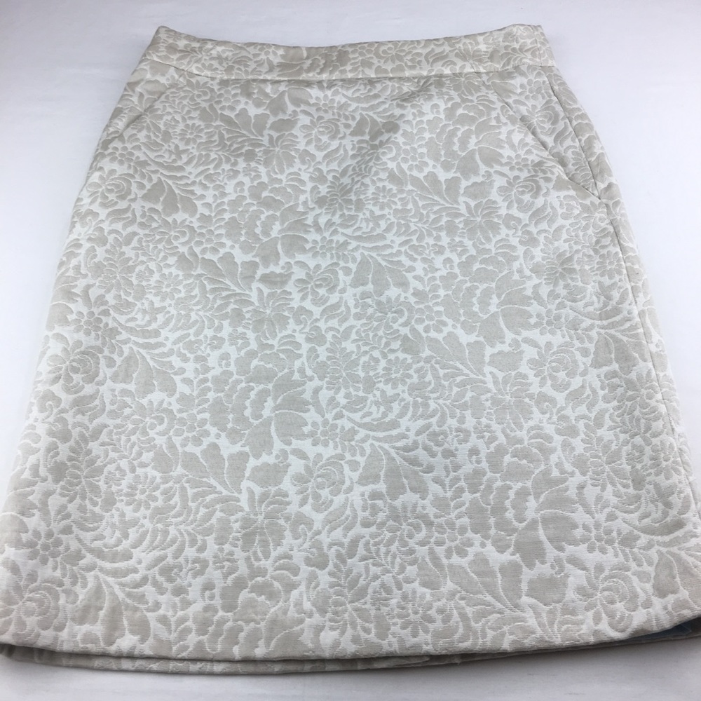 Old Navy Low Waist Cream Pencil Skirt Size Four