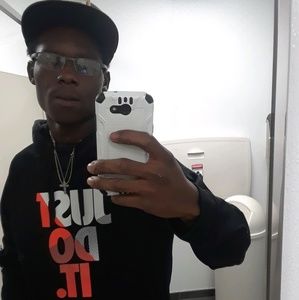 Meet your Posher, Angelo