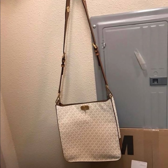 Michael Kors Crossbody - Picture 2 of 3