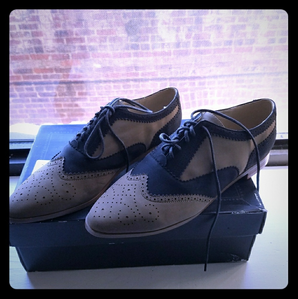 Saddle shoes