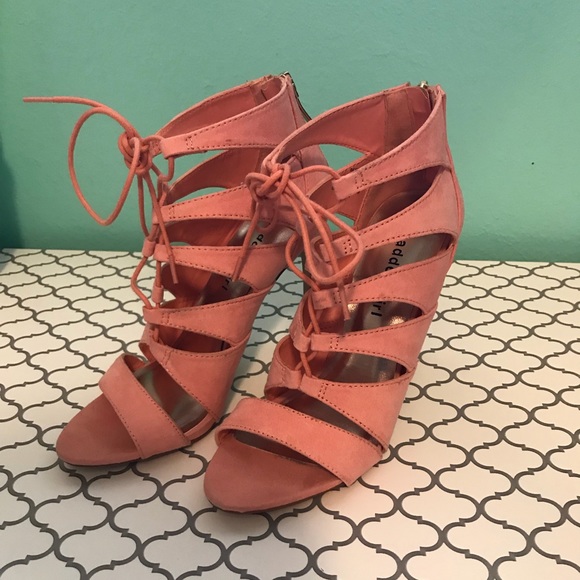 High Heels - Picture 3 of 4